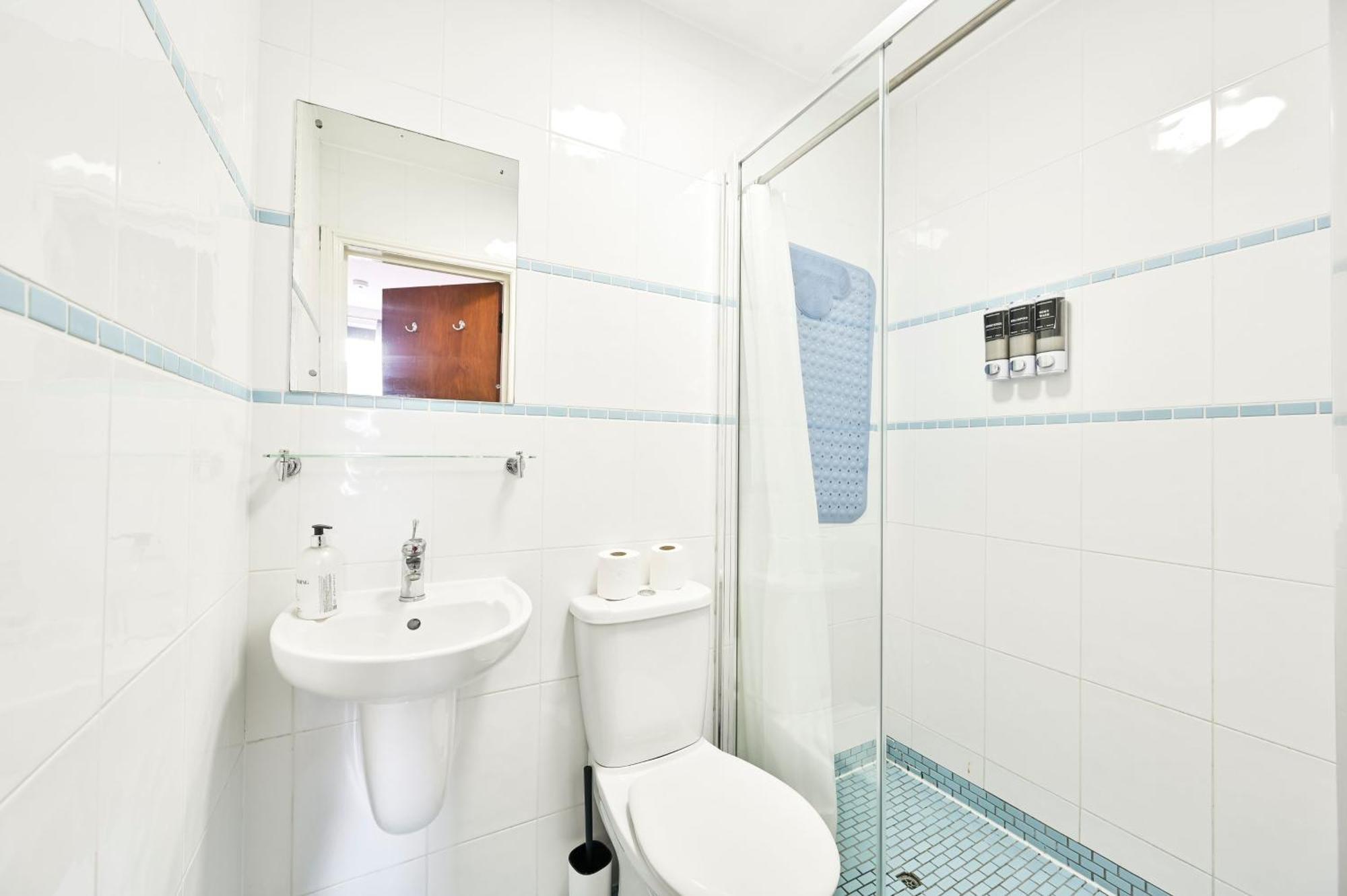 Style 10 - Hyde Park Apartment