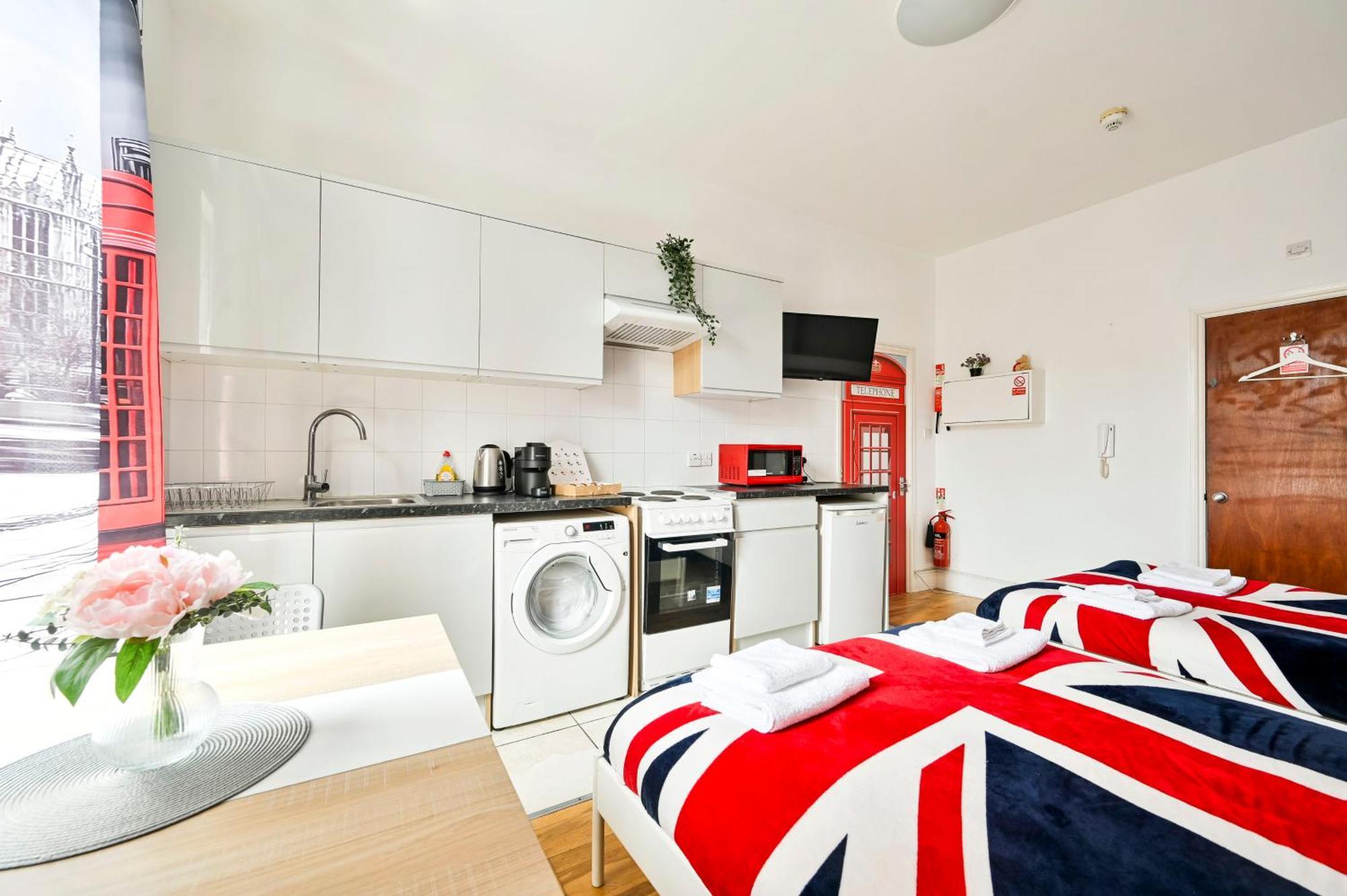 Style 10 - Hyde Park Apartment *